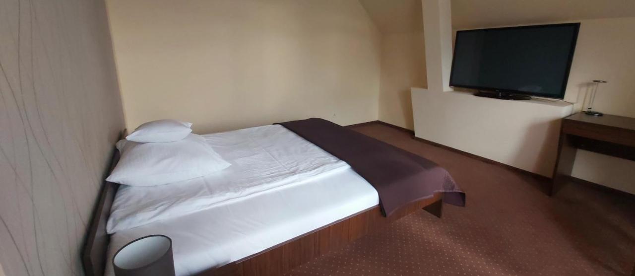 Yuca Hotel Lodz  Exterior photo